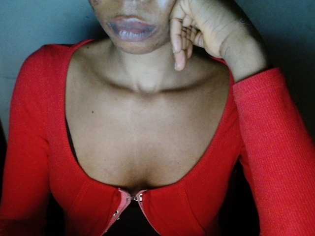 Juicyxpussy live cam on BongaCams