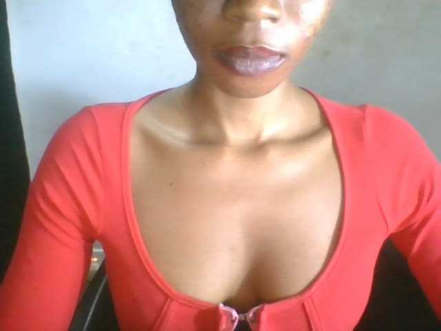 Juicyxpussy live cam on BongaCams