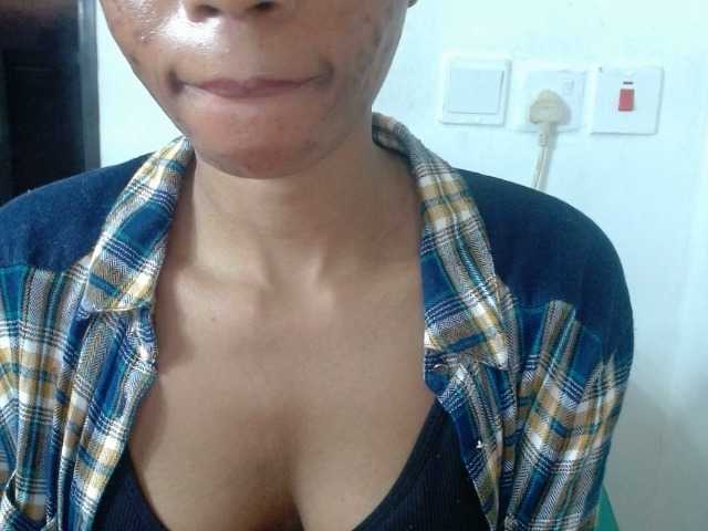 Juicyxpussy live cam on BongaCams