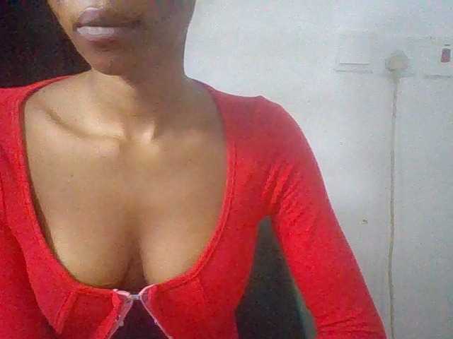Juicyxpussy live cam on BongaCams