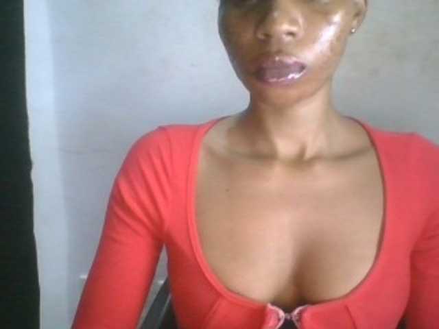 Juicyxpussy live cam on BongaCams