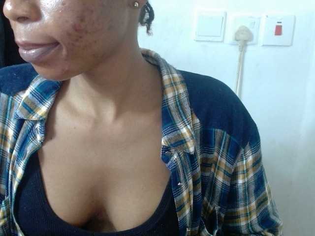 Juicyxpussy live cam on BongaCams