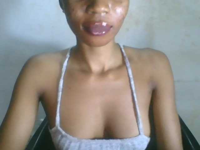 Juicyxpussy live cam on BongaCams