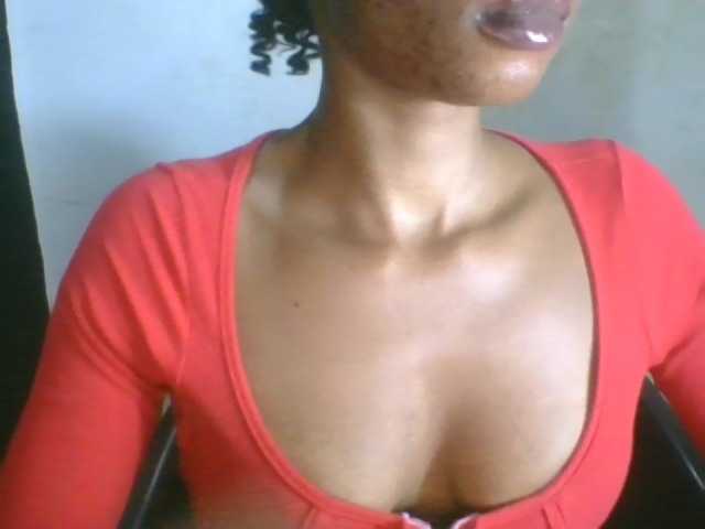 Juicyxpussy live cam on BongaCams