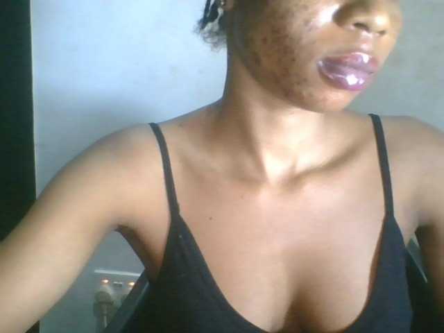 Juicyxpussy live cam on BongaCams