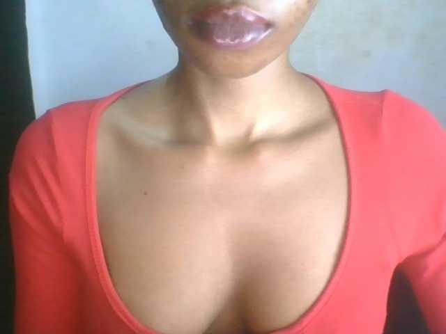 Juicyxpussy live cam on BongaCams