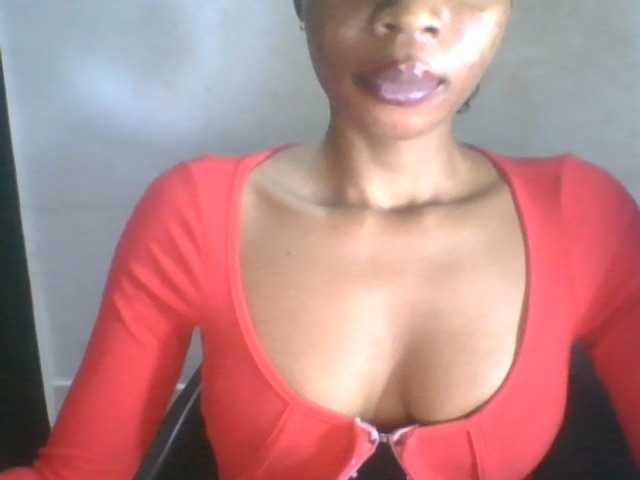 Juicyxpussy live cam on BongaCams