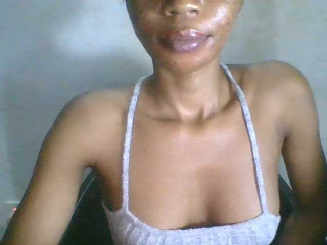 Juicyxpussy live cam on BongaCams