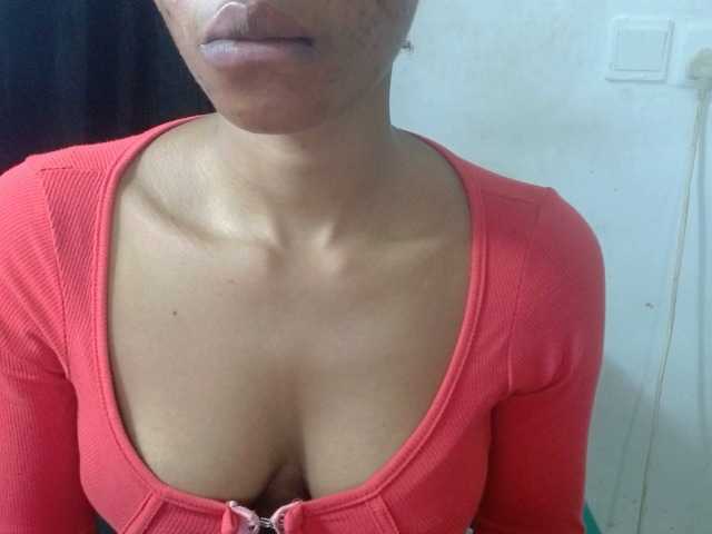 Juicyxpussy live cam on BongaCams