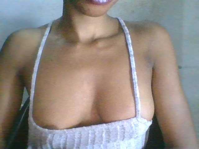 Juicyxpussy live cam on BongaCams