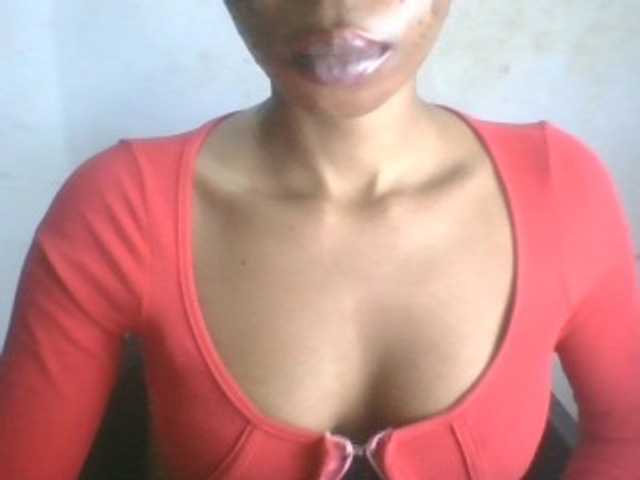 Juicyxpussy live cam on BongaCams