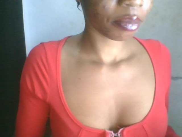Juicyxpussy live cam on BongaCams