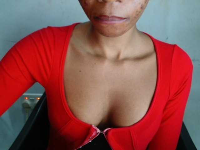 Juicyxpussy live cam on BongaCams
