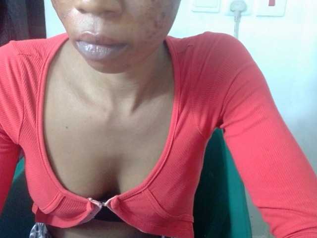 Juicyxpussy live cam on BongaCams