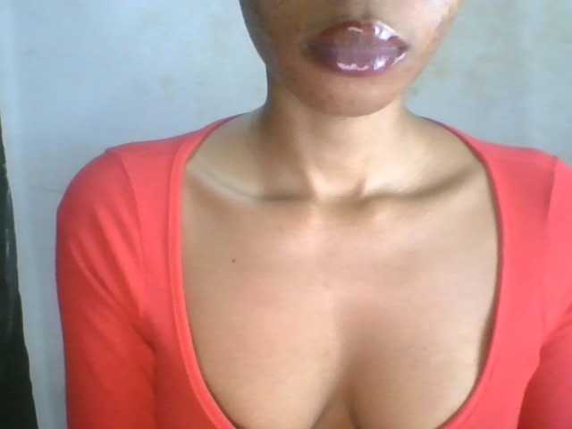 Juicyxpussy live cam on BongaCams