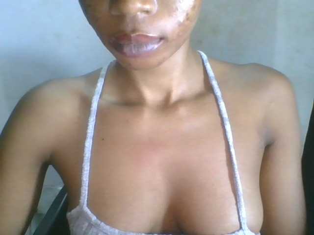 Juicyxpussy live cam on BongaCams