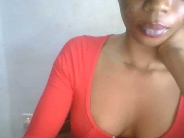 Juicyxpussy live cam on BongaCams