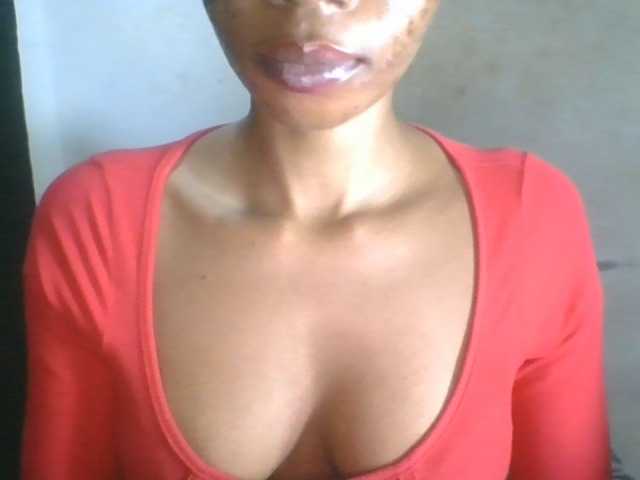 Juicyxpussy live cam on BongaCams