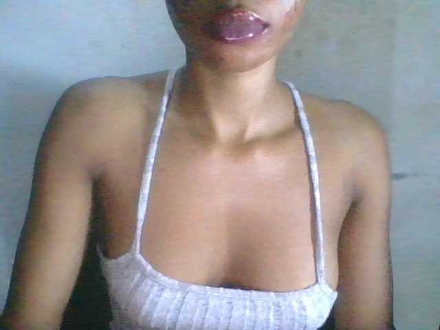 Juicyxpussy live cam on BongaCams
