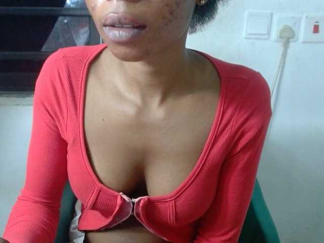 Juicyxpussy live cam on BongaCams