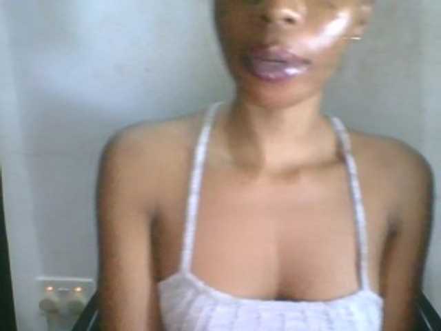 Juicyxpussy live cam on BongaCams