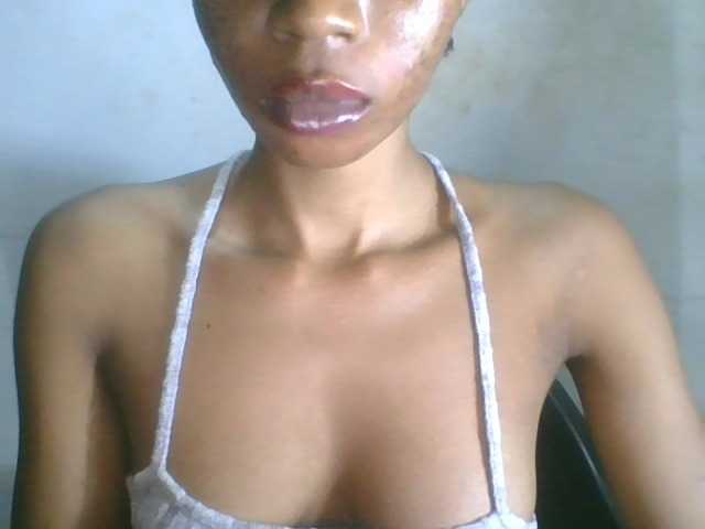 Juicyxpussy live cam on BongaCams