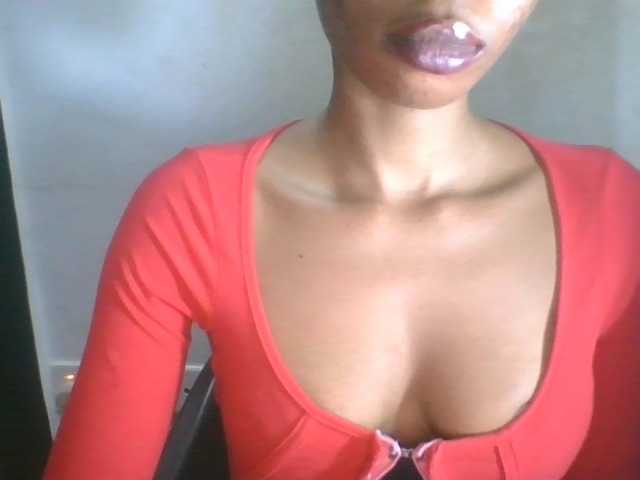 Juicyxpussy live cam on BongaCams