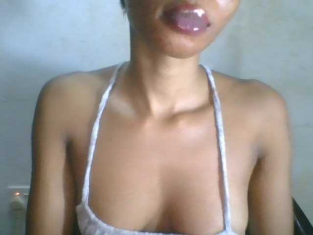Juicyxpussy live cam on BongaCams