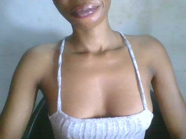 Juicyxpussy live cam on BongaCams
