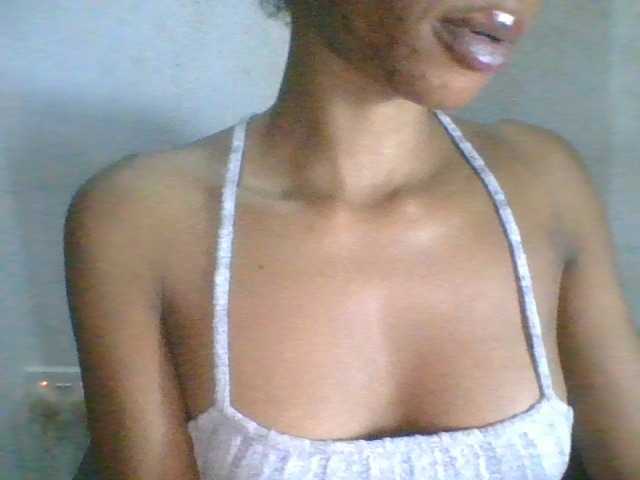 Juicyxpussy live cam on BongaCams