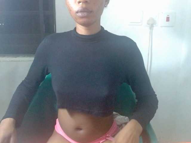 Juicyxpussy live cam on BongaCams