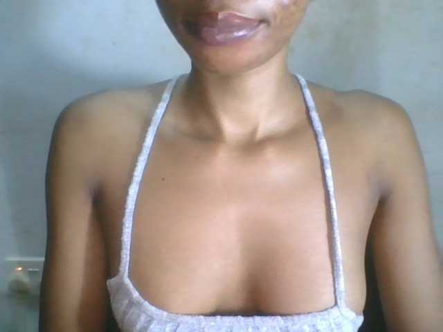 Juicyxpussy live cam on BongaCams