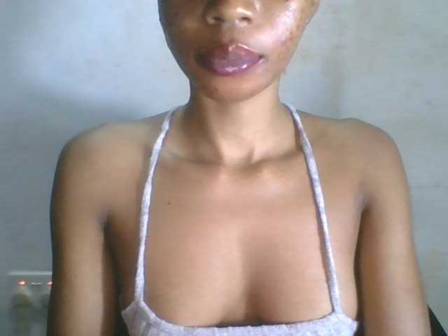 Juicyxpussy live cam on BongaCams