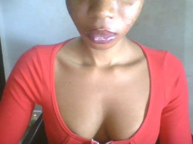 Juicyxpussy live cam on BongaCams
