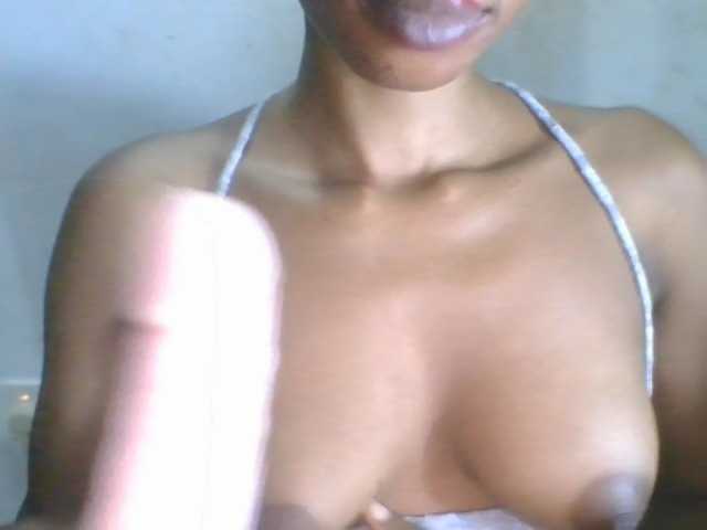 Juicyxpussy live cam on BongaCams