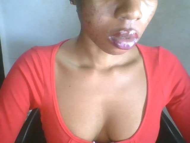 Juicyxpussy live cam on BongaCams