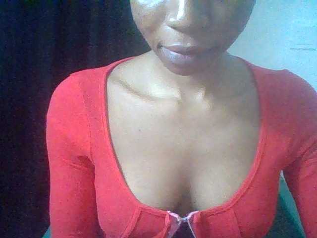 Juicyxpussy live cam on BongaCams