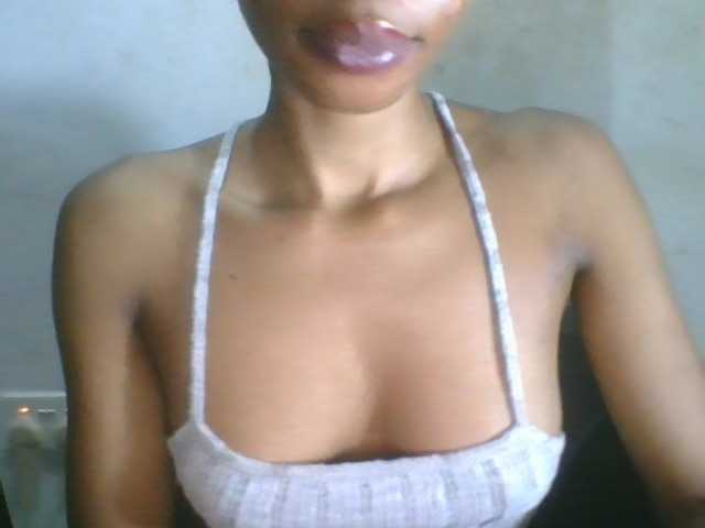 Juicyxpussy live cam on BongaCams