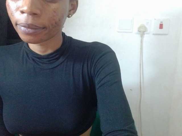 Juicyxpussy live cam on BongaCams