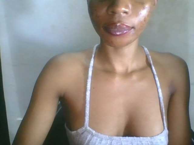 Juicyxpussy live cam on BongaCams
