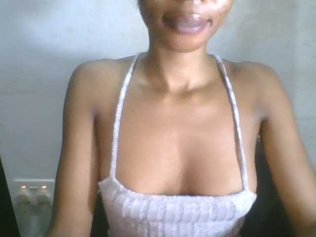 Juicyxpussy live cam on BongaCams