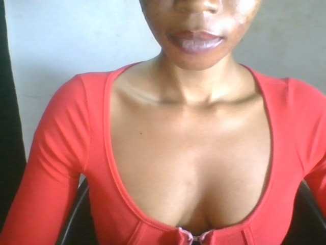 Juicyxpussy live cam on BongaCams