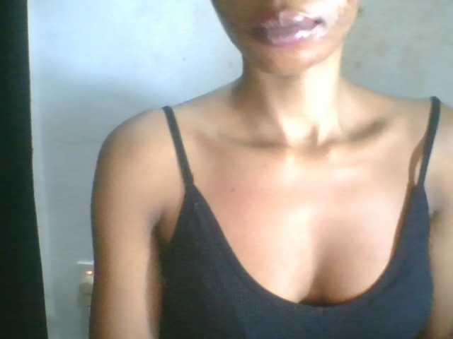 Juicyxpussy live cam on BongaCams