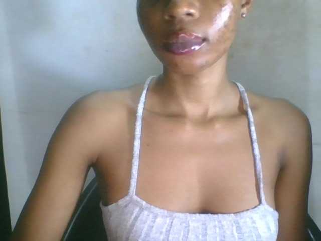 Juicyxpussy live cam on BongaCams