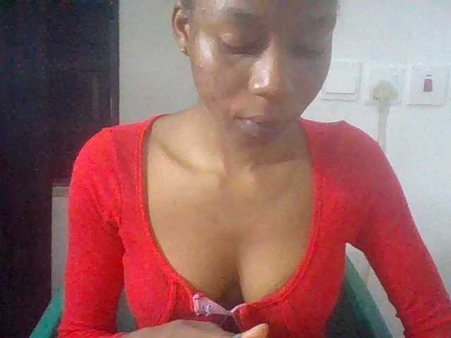 Juicyxpussy live cam on BongaCams