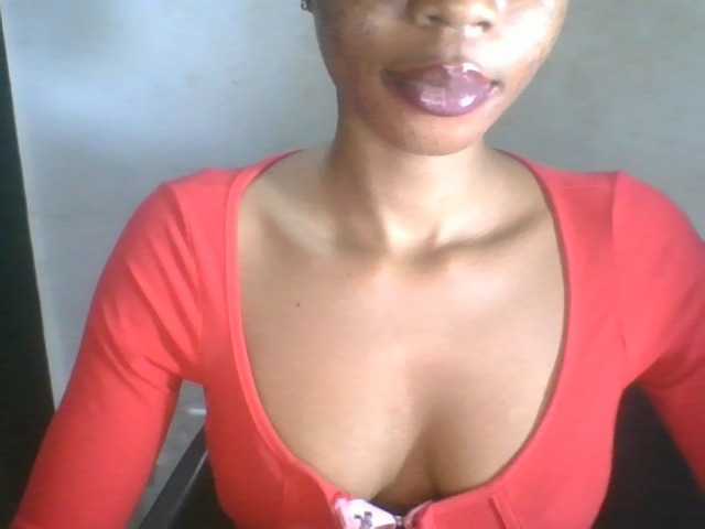 Juicyxpussy live cam on BongaCams
