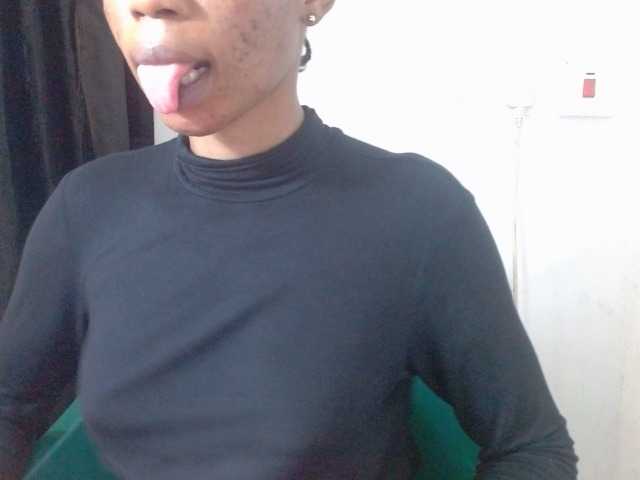 Juicyxpussy live cam on BongaCams