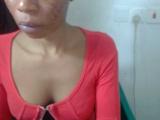 Juicyxpussy live cam on BongaCams