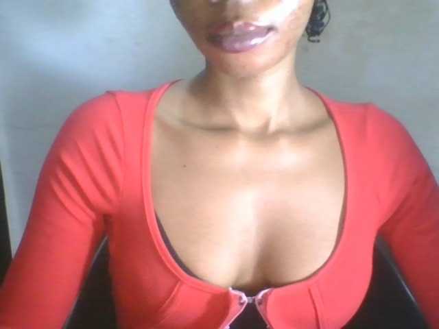 Juicyxpussy live cam on BongaCams