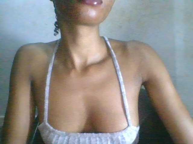 Juicyxpussy live cam on BongaCams